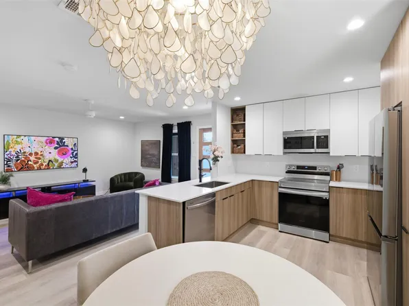 5304 Saint Georges Grn APT A, Austin, TX 78745