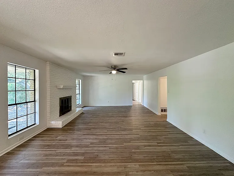 3822 Valley View Dr — Photo 8
