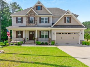 10 Valley Brook Ln, Spring Lake, NC 28390