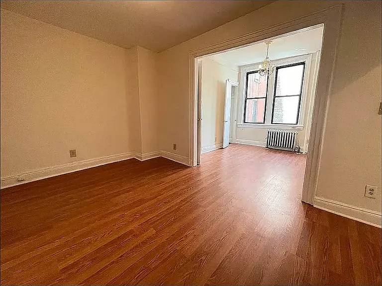 725 9th Ave #2A — Photo 1