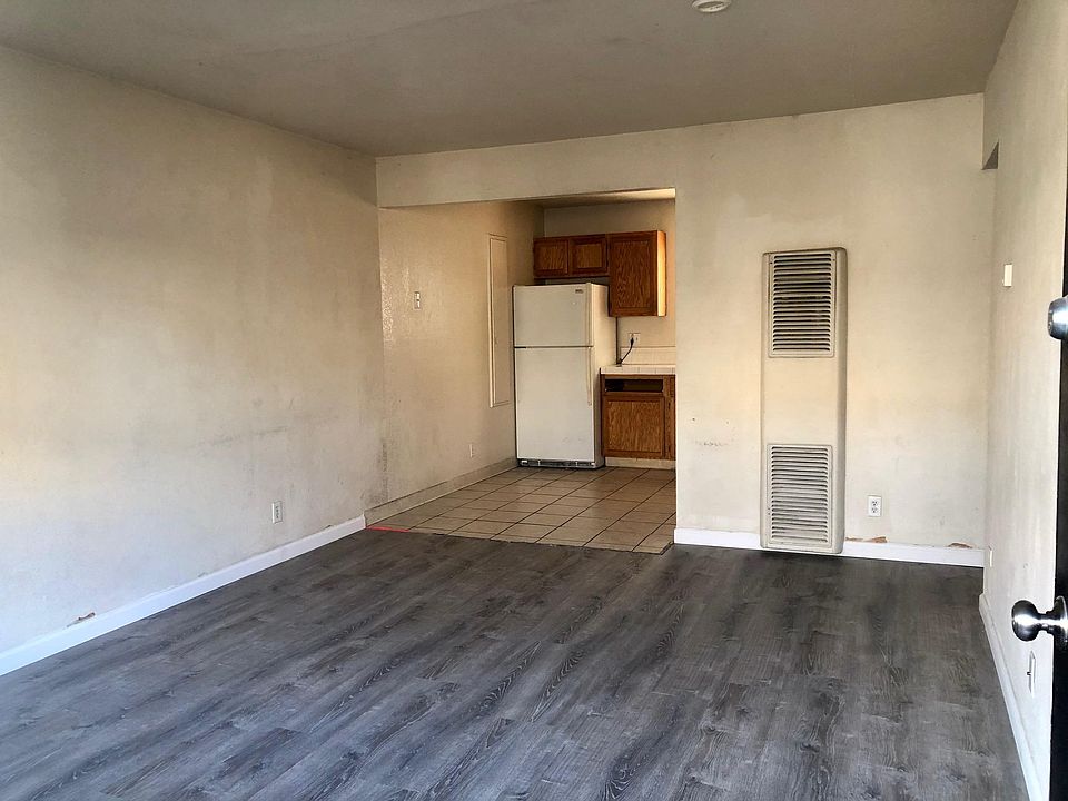 1st image of 455 S 8th St #4