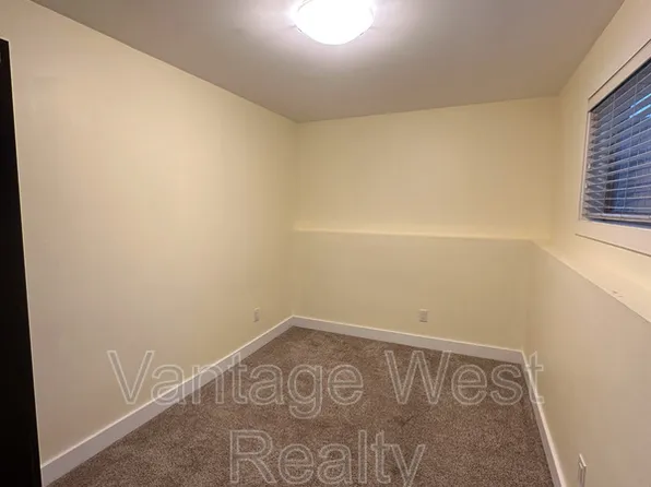 372 Hartman Rd #2, Kelowna, BC V1X 2N1