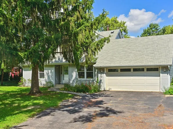 910 Vera Ln, Wheeling, IL 60090