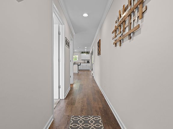 4th image of 110 Ridge Circle Dr