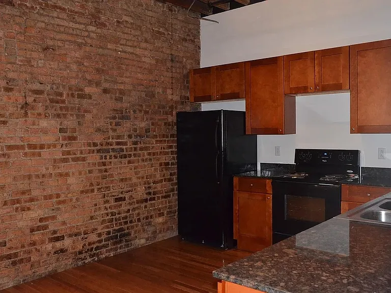 111 N Main St — Photo 2