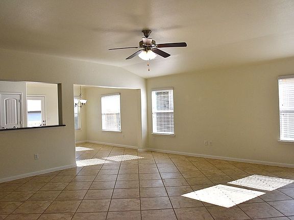 4th image of 428 Moulins Ln