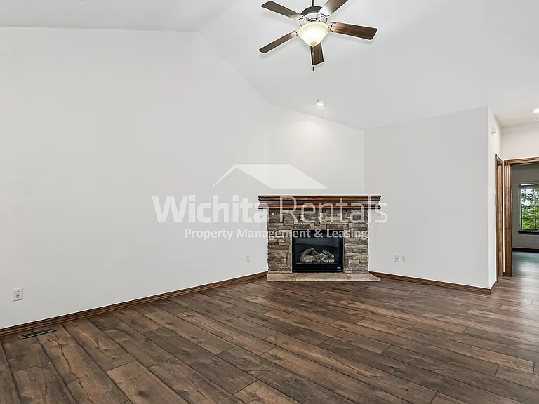 1707-1709 Chapel Hill — Photo 3