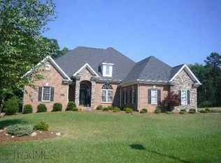 5423 Taylors Run Dr, Clemmons, NC 27012