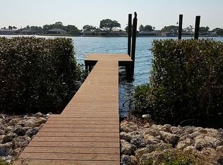 1560 New Point Comfort Rd, Englewood, FL 34223