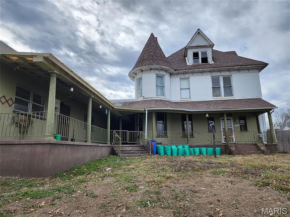1st image of 700 S Main St