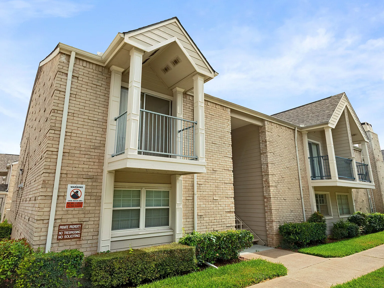 1 bed, 747 sqft, $1,300 — Photo 2