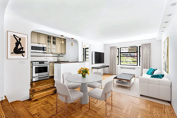 Sold by Sotheby's International Realty | media 1