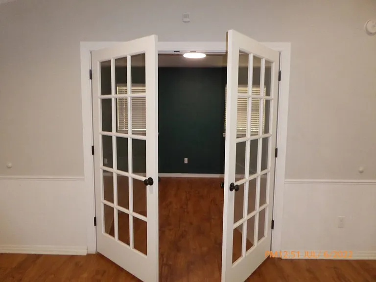 2315 NE Village Dr — Photo 5