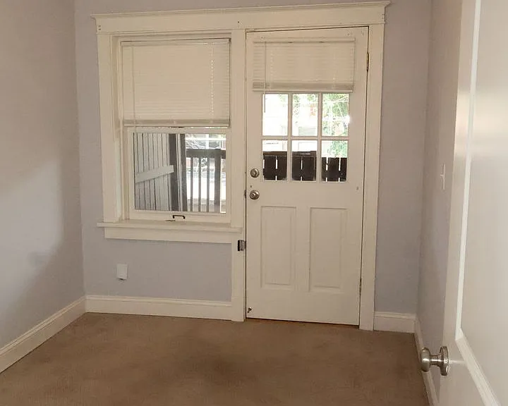 757 Syracuse Ave — Photo 16