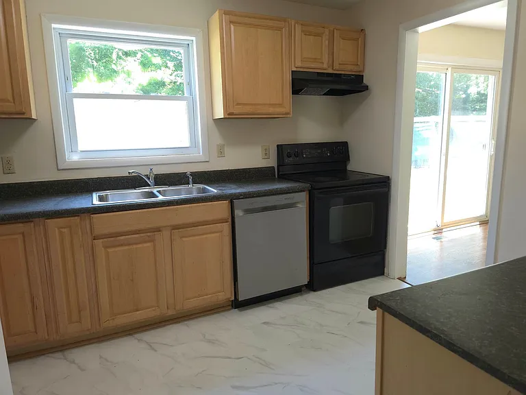 87 Kendall Dr — Photo 7