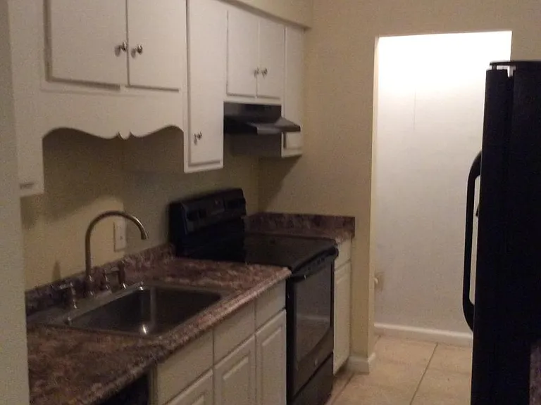 1287 Schaub Dr — Photo 5