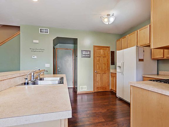 4th image of 25039 Clare Cir