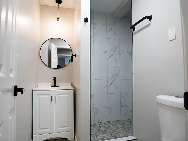 6315 S Benton Ave — Photo 16