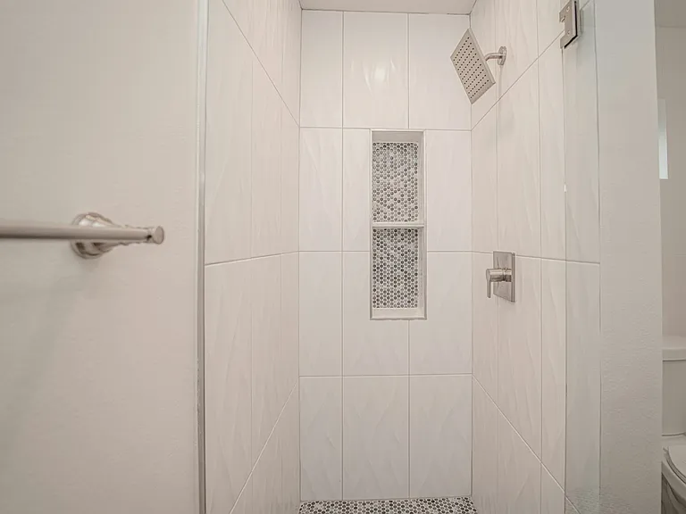 1321 Bates Ave #1323 — Photo 17