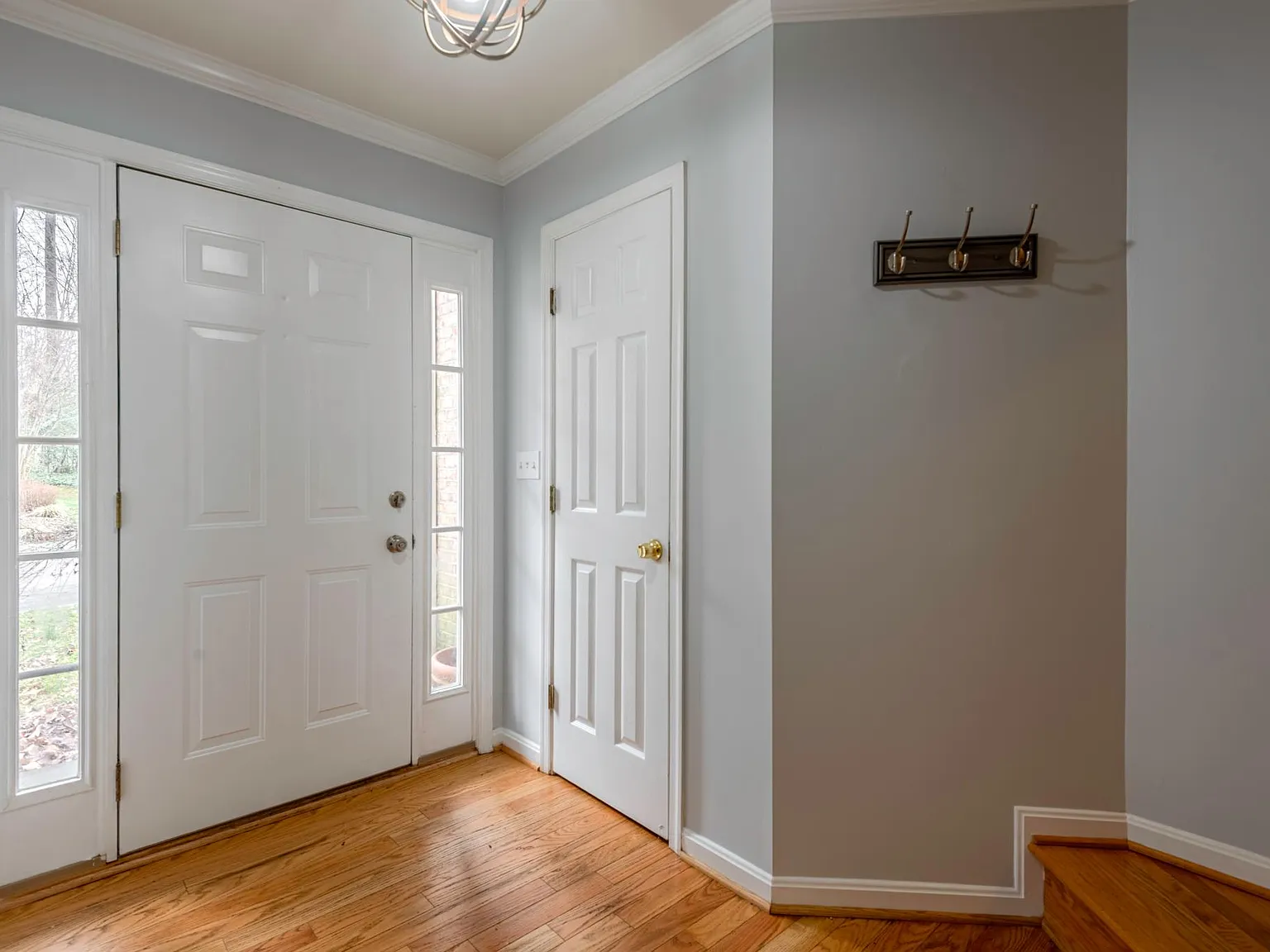4 bed, 2004 sqft, $3,400 — Photo 3