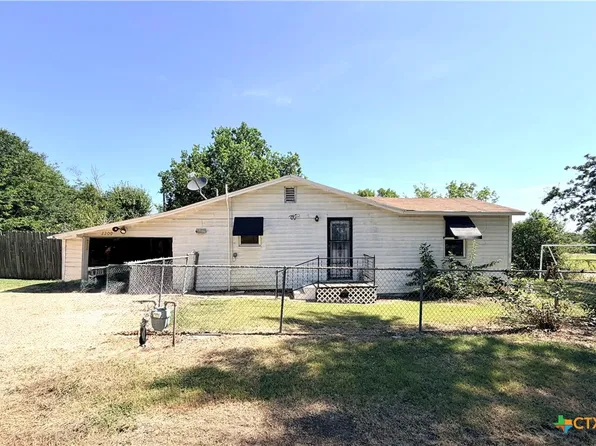 2200 W Gillis Ave, Cameron, TX 76520