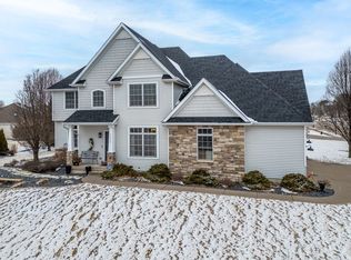 4220 E 48th St, Davenport, IA 52807