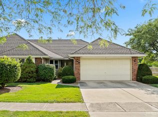 1 Fallcreek Cir, Montgomery, IL 60538