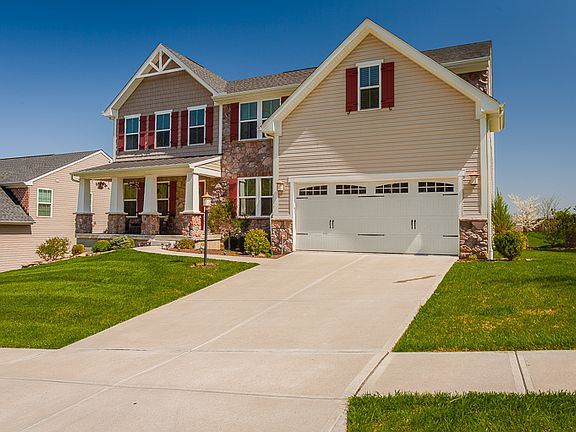 2nd image of 688 Lake View Dr
