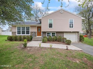 28 Ash Dr, Neptune, NJ