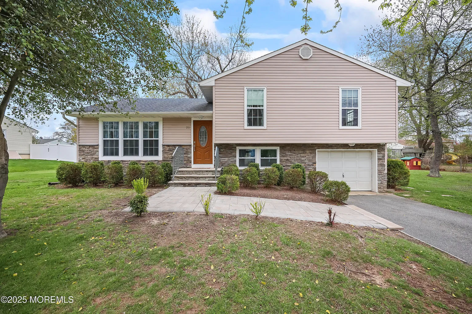 28 Ash Drive photo 1