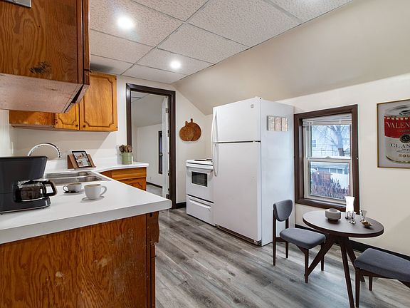 3rd image of 1913 Lamborn Ave #2