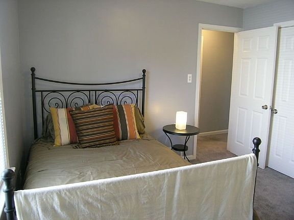 5th image of 28548 Barton St