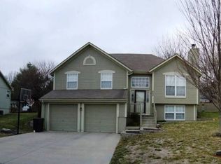 202 N Highland Dr, Raymore, MO 64083