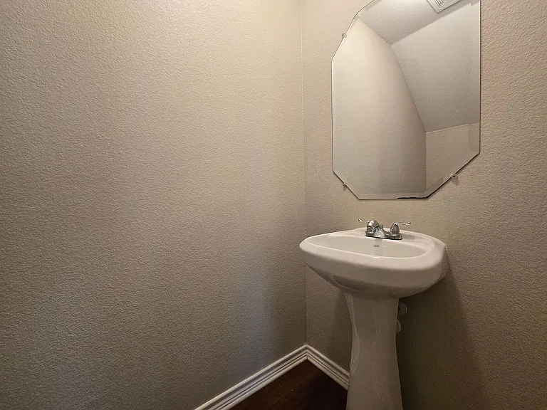 5302 Lyra Dr — Photo 12