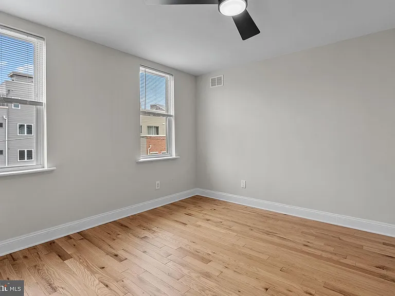 2625 Ellsworth St — Photo 35