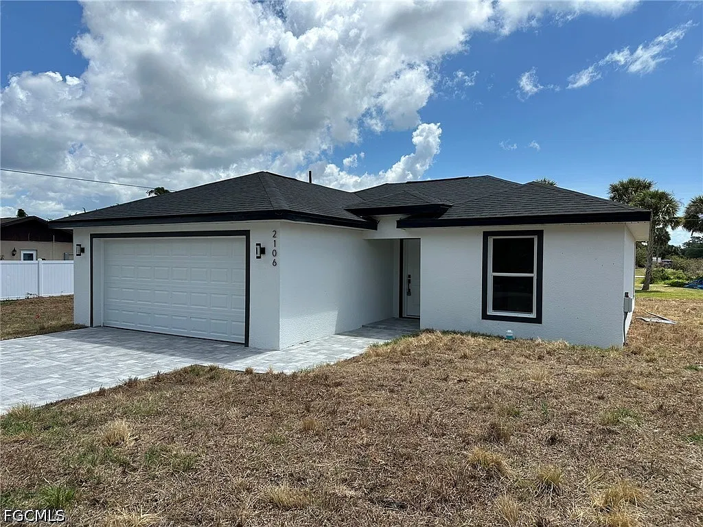 3 bed, 2.0 bath, 1290 sqft, $1,900 — Photo 2