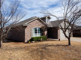 900 Cimarron Creek Dr, Yukon, OK 73099