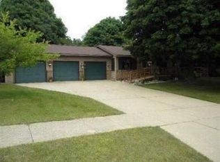 917 McCarty St NW, Grand Rapids, MI 49544