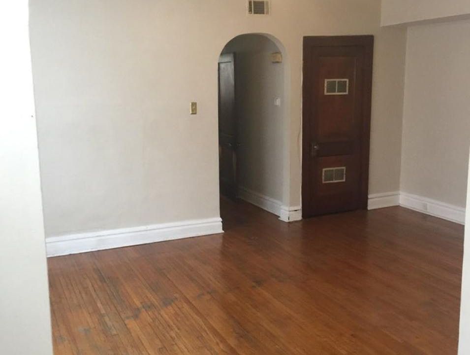 1st image of 4053 S Grand Blvd #5