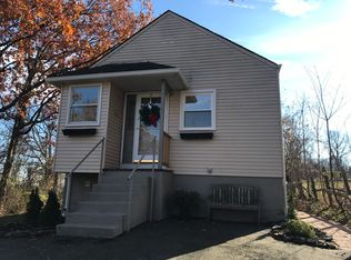 15 W Sunset Rd, Pompton Plains, NJ 07444