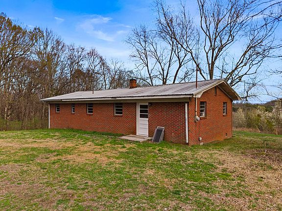 5th image of 4996 Saint Paul Rd