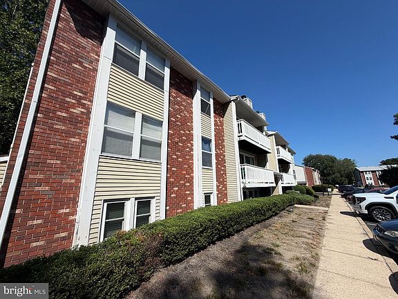 2nd image of 60 Sweetfern Ct