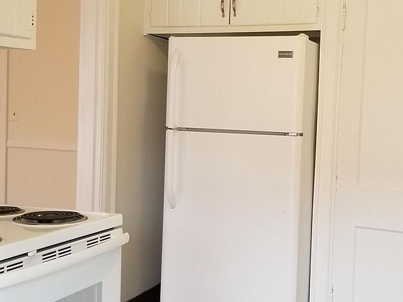3rd image of 2170 Arlington Ave