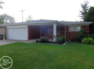 37629 Patricia Dr, Clinton Township, MI 48036