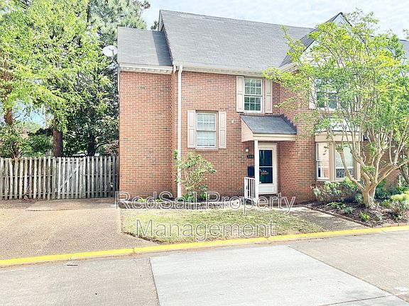 2nd image of 348 Llewellyn Mews