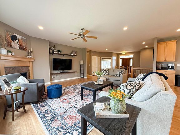 4th image of 4101 Stone Point Dr NE