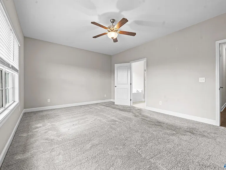 104 Erskin Parcus Dr — Photo 23