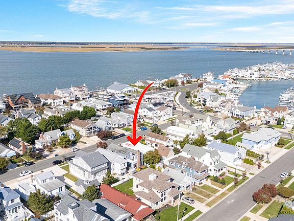 2nd image of 51 Simpson Rd Floor 2