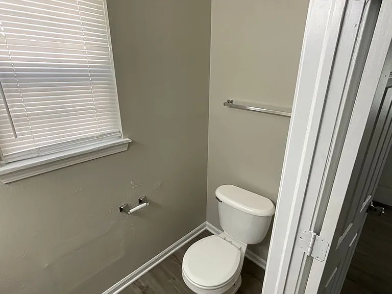 854 Eugene St — Photo 8