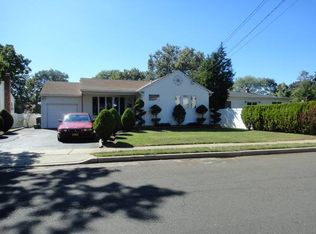 1536 Little Whaleneck Rd, Merrick, NY 11566